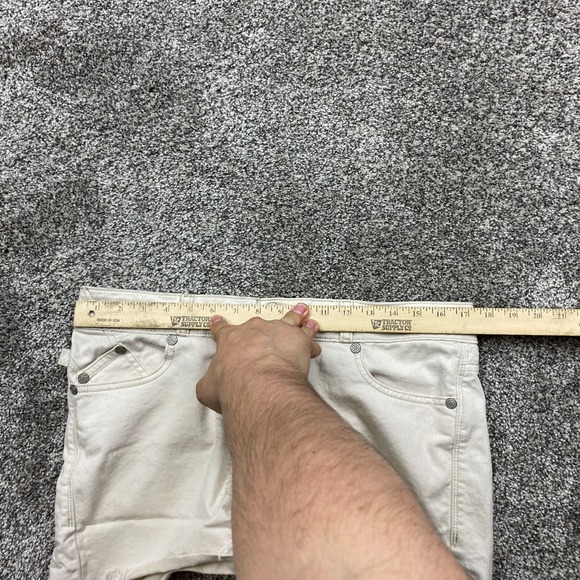 Rock & Republic Shorts Women's 12 White Frayed Hem Denim BONNAROO Stretch Casual - Picture 15 of 16